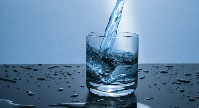 Acqua pura e cristallina